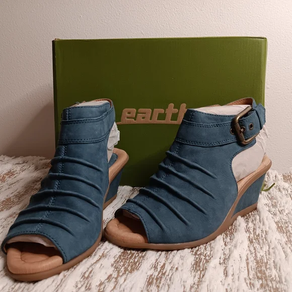 Earth Adina Vintsge Leather Blue Wedge Sandals - Picture 2 of 5